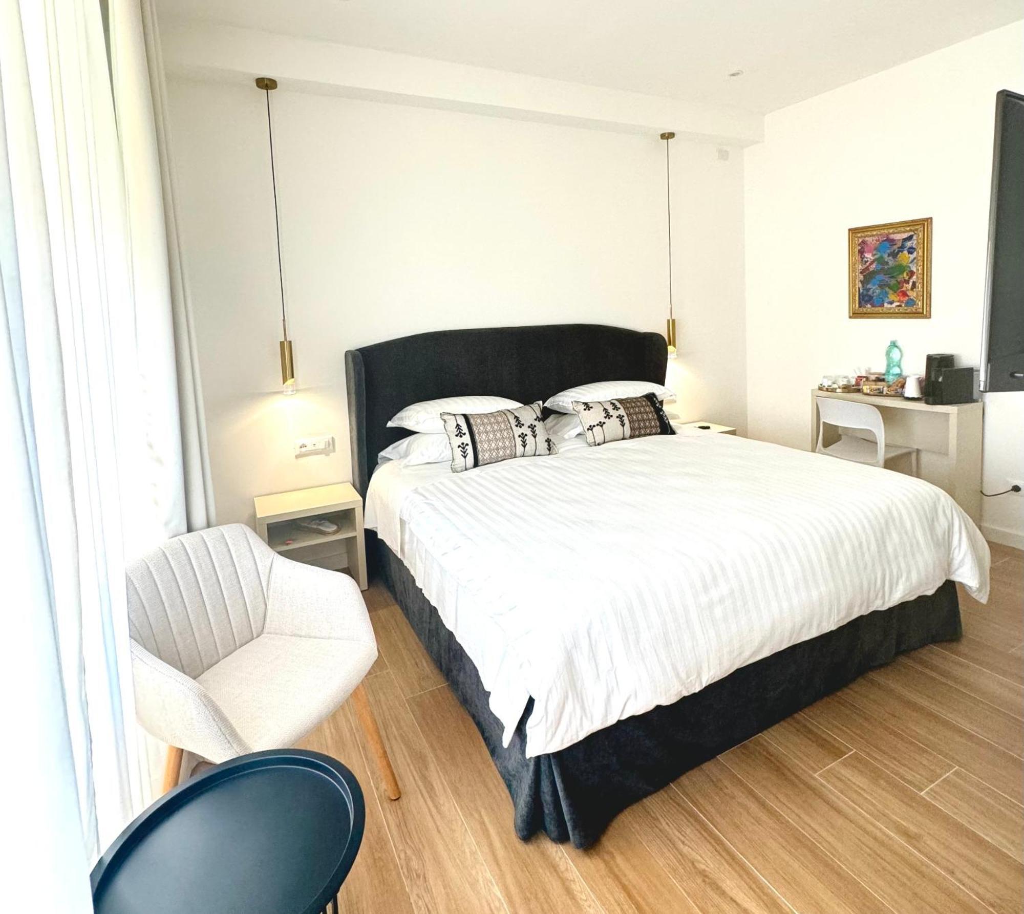 Feel Boutique Rooms Oristano Exterior foto